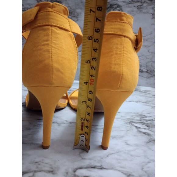 Rouge Yellow Heels Size 9 - Picture 7 of 12